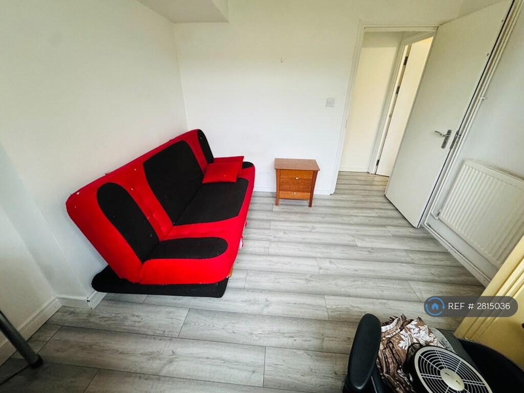 Additional image 7 of Deerswood Avenue, Hatfield, AL10