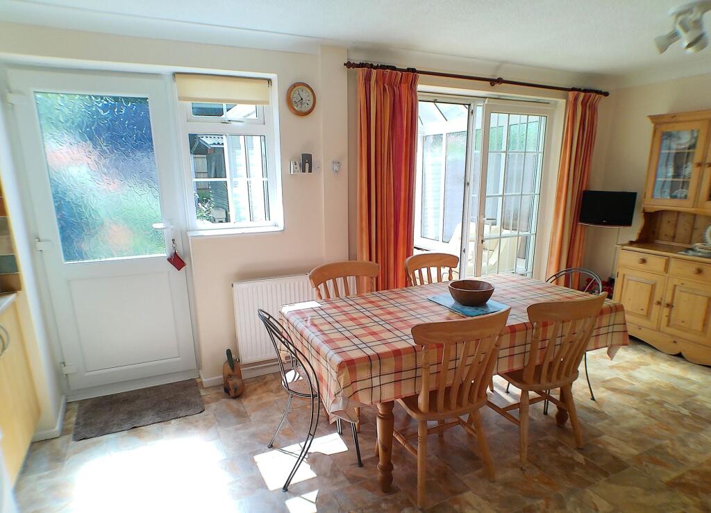 House in Rushcliffe, East Bridgford - More