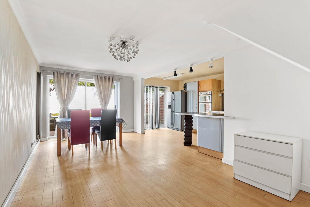 House in Worcester, Worcestershire - View 4