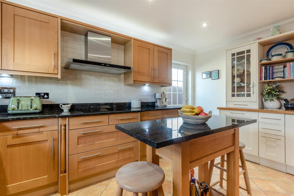 House in Guildford - View 4