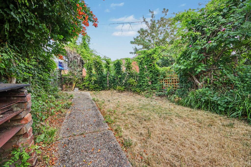 House in Southampton - View 4