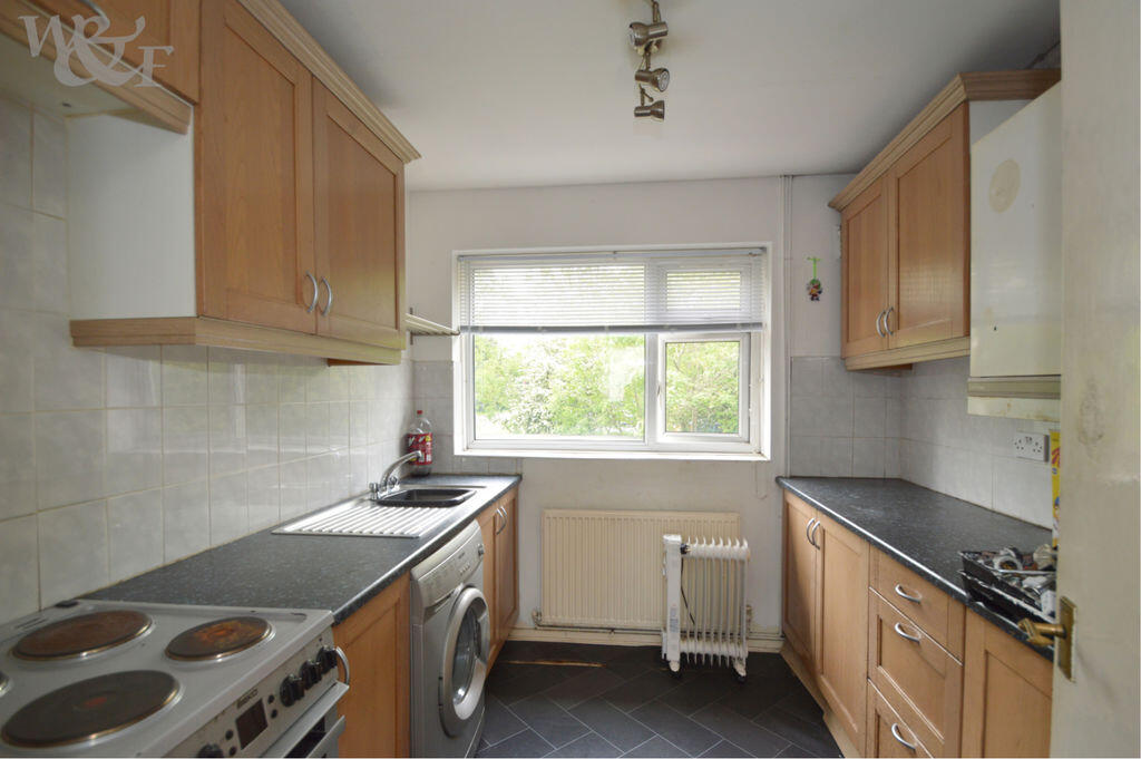Apartment in Birmingham, Walmley Ash, Sutton Coldfield - More