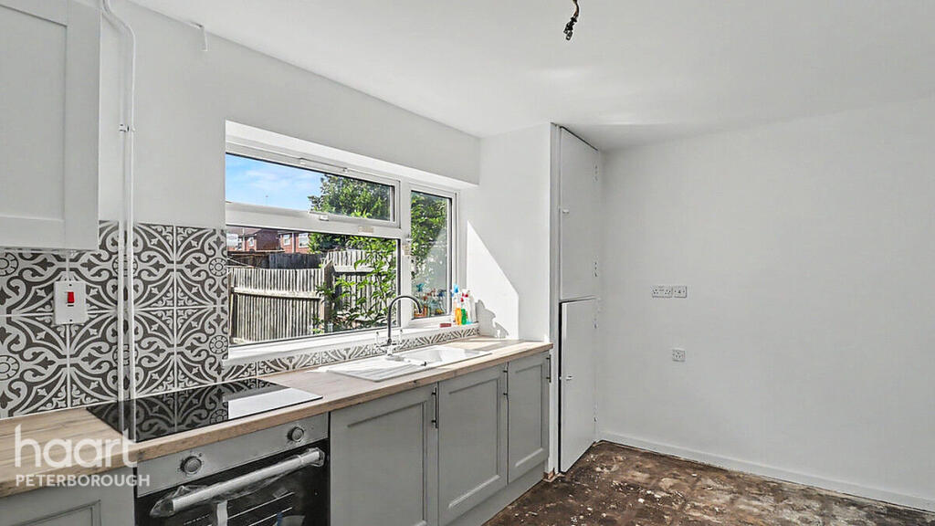 Lavender Crescent, Dogsthorpe photo 2