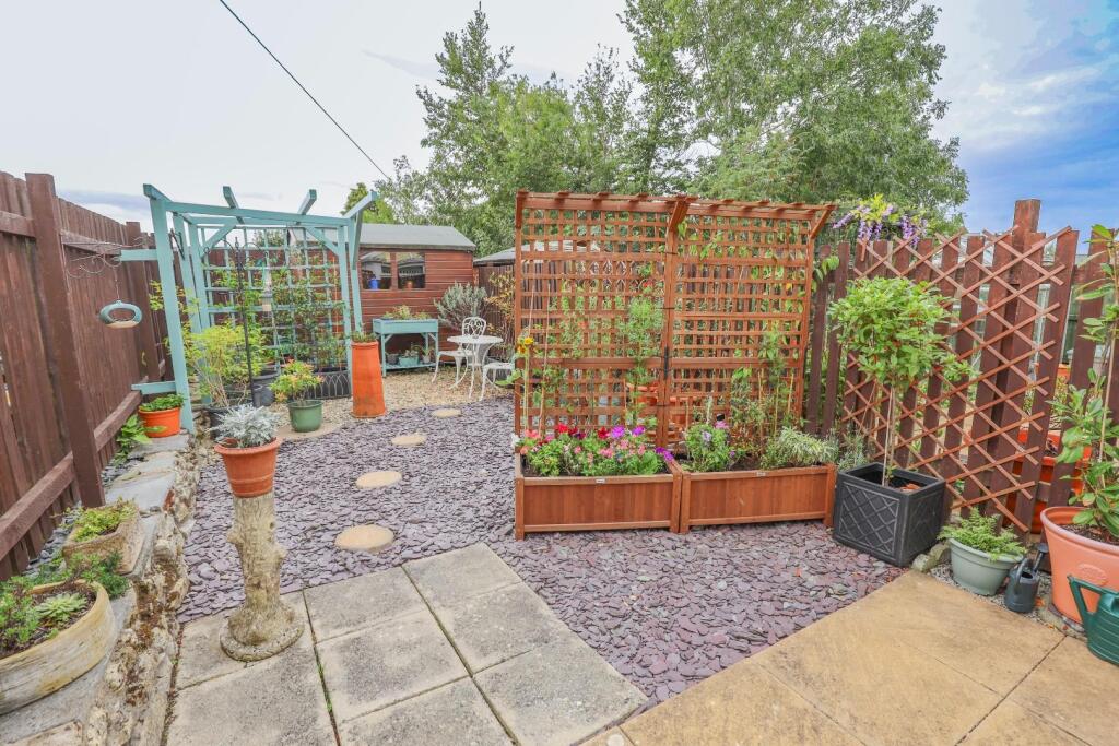 House in Cardiff, Rhoose - View 4