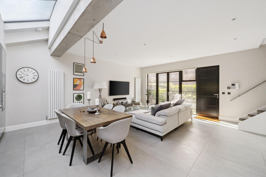 Main image of property: Parkside, London, W6