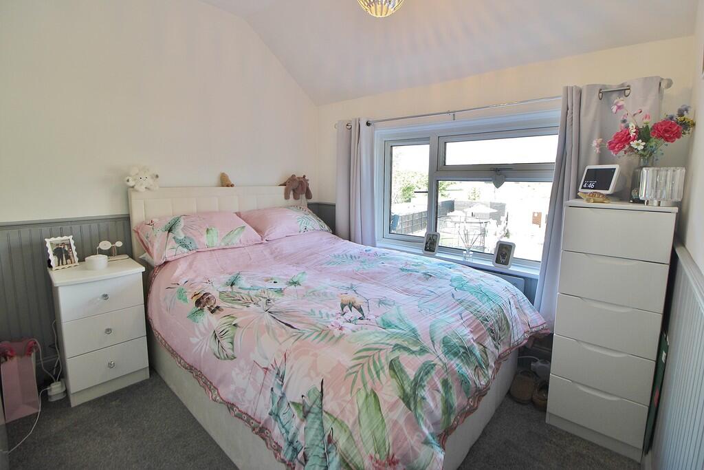 House in Havant, Hampshire - View 6