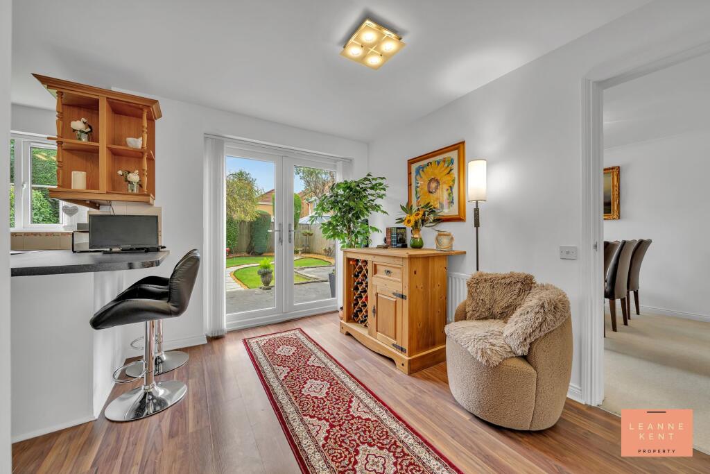 House in Caerphilly, Castle View, St Martins - View 3