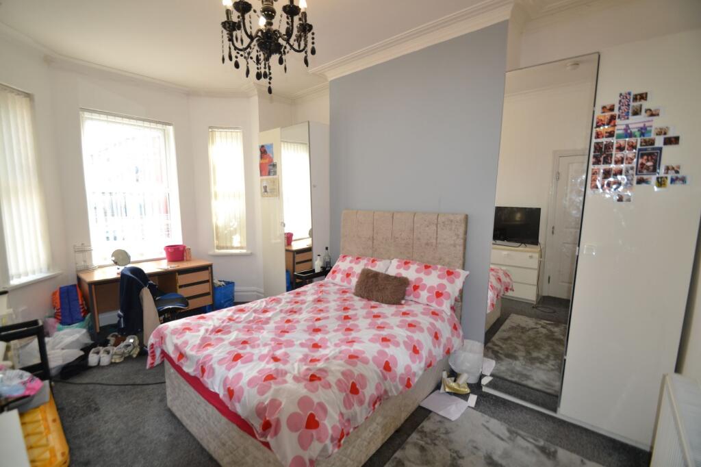 2 bedroom house share for rent