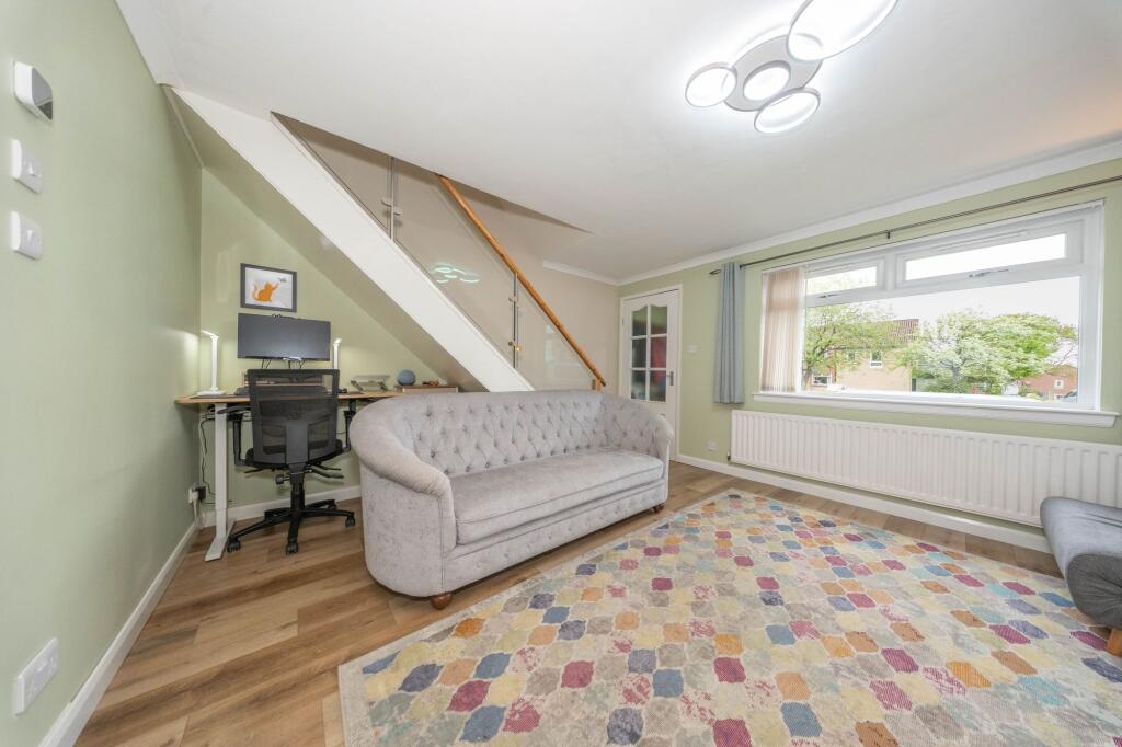 House in Mid Calder, Craigshill - View 3