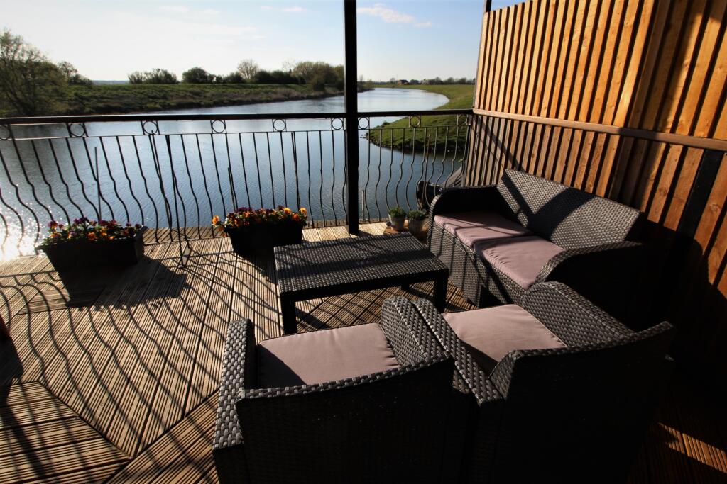 Main image of property: Sinclairs Mill Belle Isle Marina, Dogdyke, LINCOLN