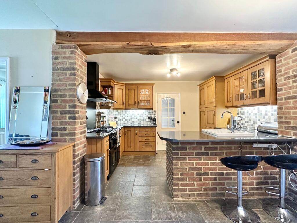 Gunters Lane, Bexhill-on-Sea, TN39 photo 2