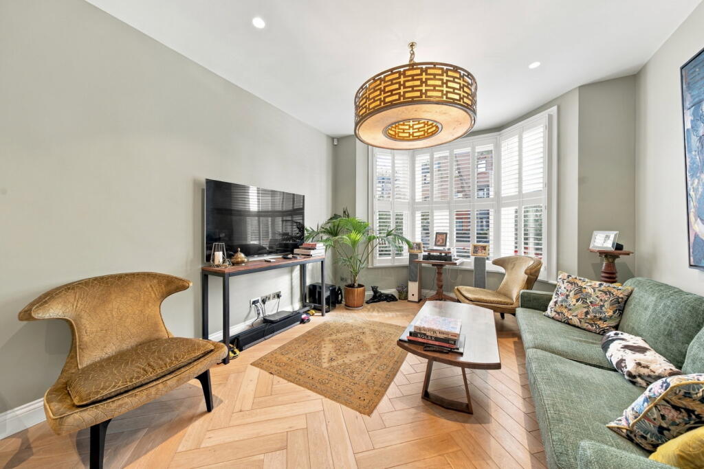 House in London - View 2