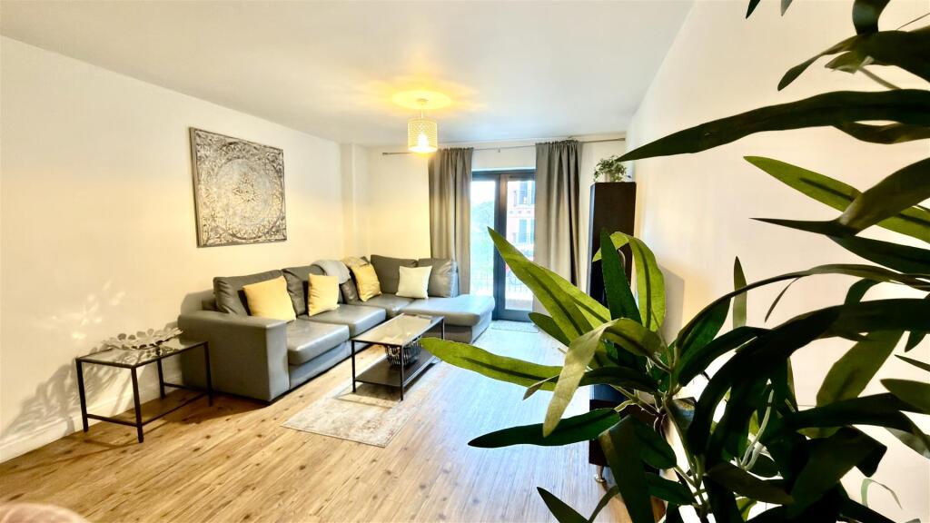 Main image of property: Newhall Hill, Birmingham