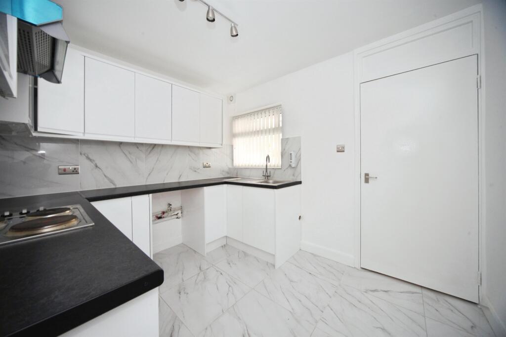 Apartment in Luton - More