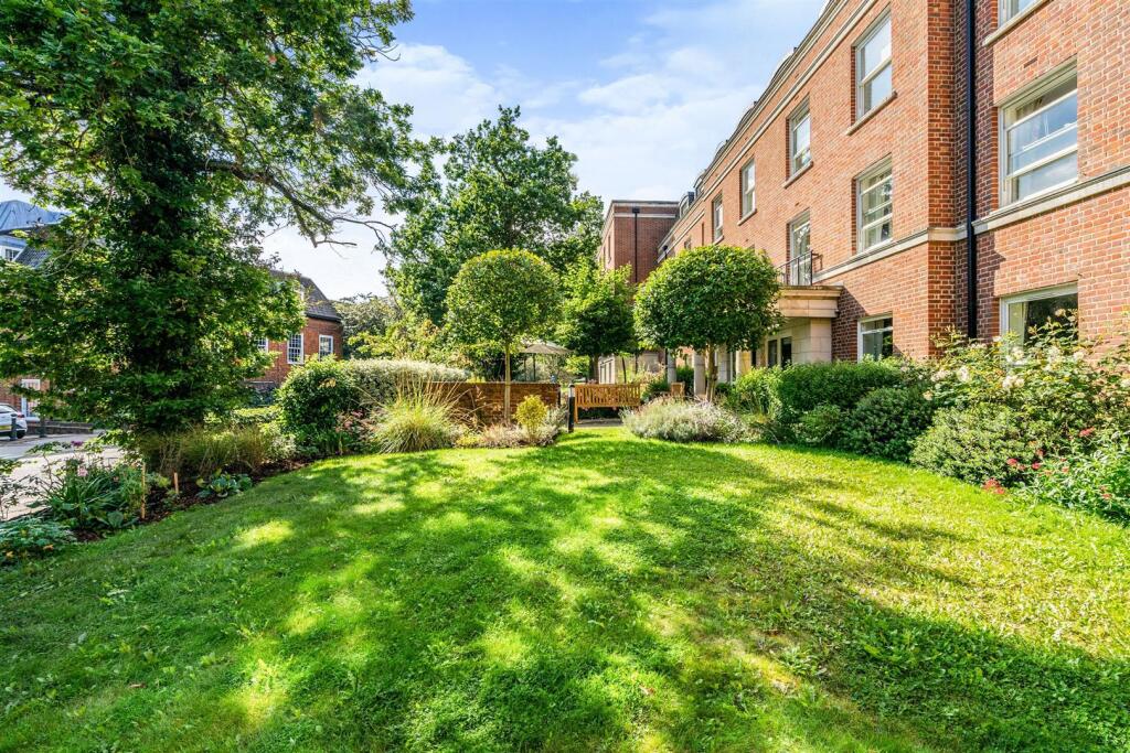 Main image of property: Peel Court, College Way, Welwyn Garden City, Hertfordshire, AL8 6DG