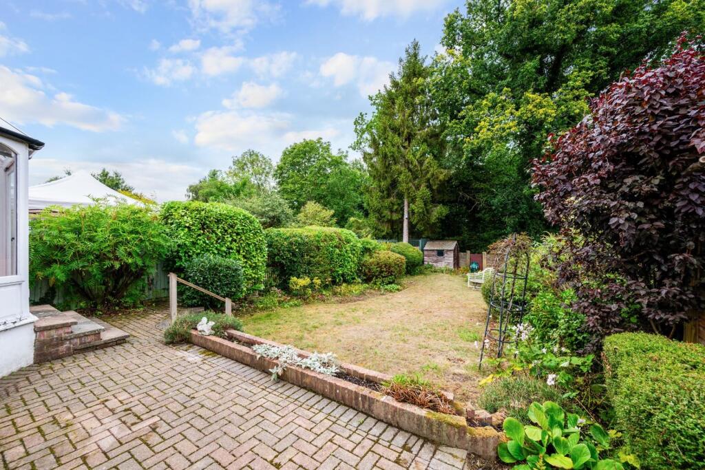 House in Sutton - View 4