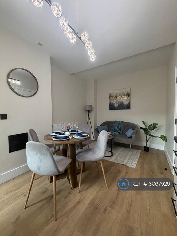 Apartment in London, Upton - View 5