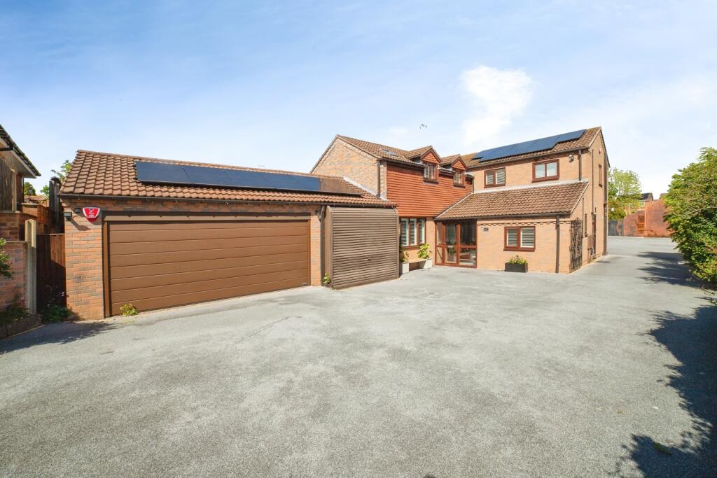 Main image of property: Kings Lodge Drive, Mansfield, Nottinghamshire, NG18