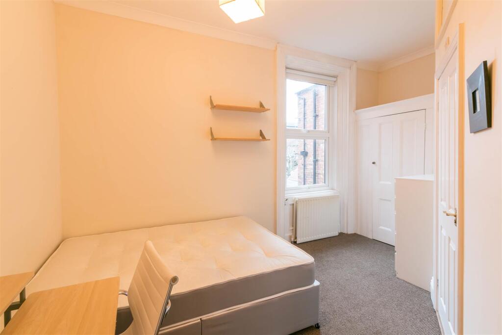 Apartment in Newcastle upon Tyne, Jesmond - View 3