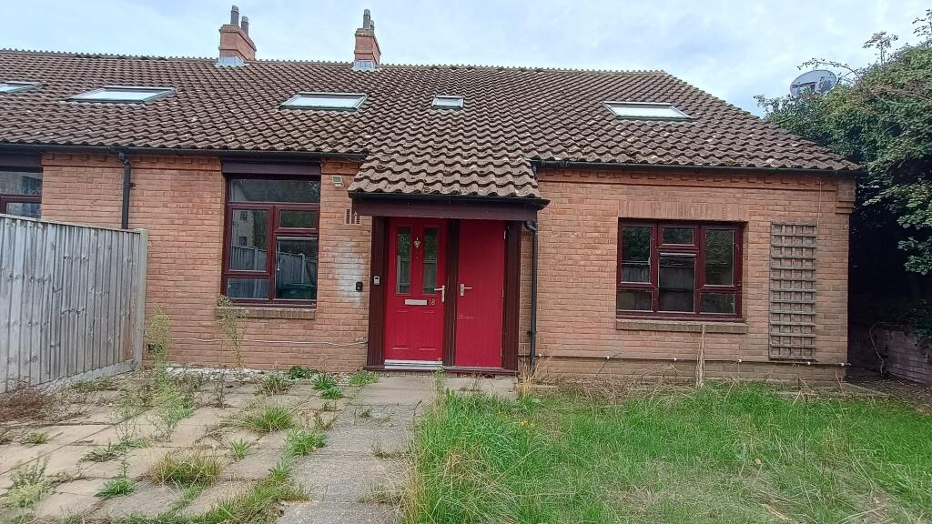 2-bed house on 18 Hazel Road, Norwich, Norfolk NR5 0QN, £90,000