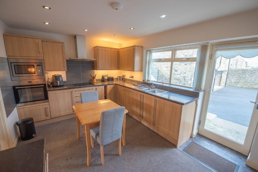 The Cottage, Fernbank House, 2 Park Road, Cross Hills BD20 8AB photo 3