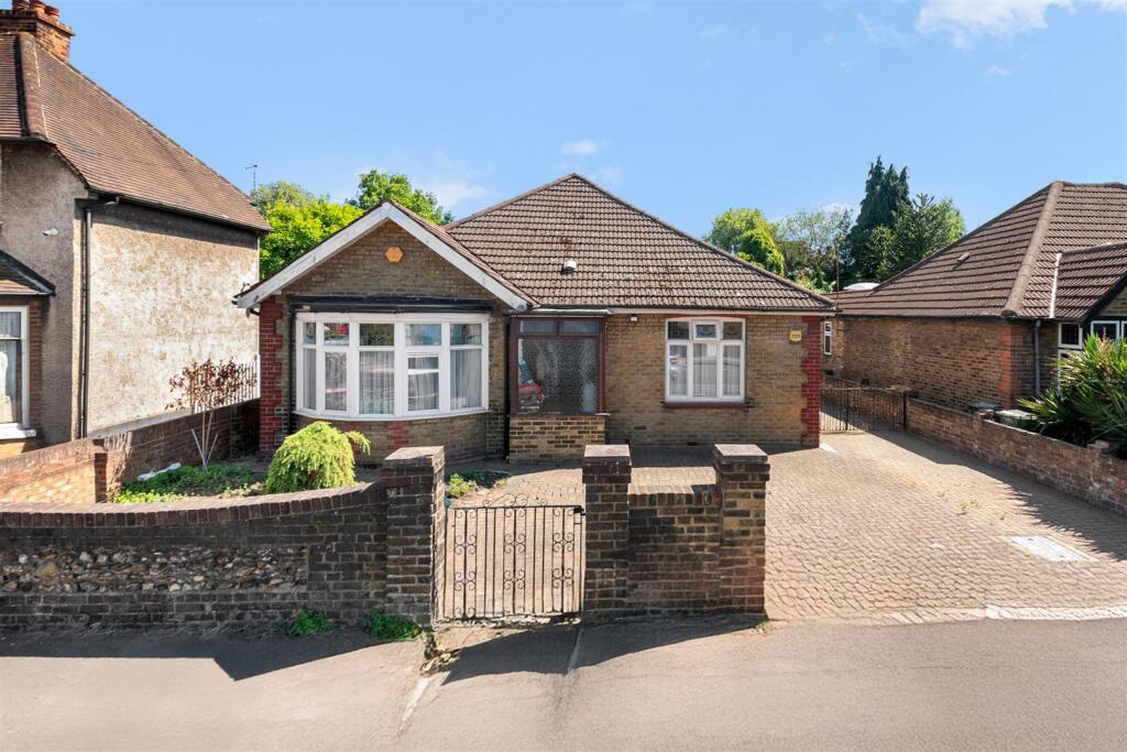 3-bed detached on Warwick Road, West Drayton, £685,000