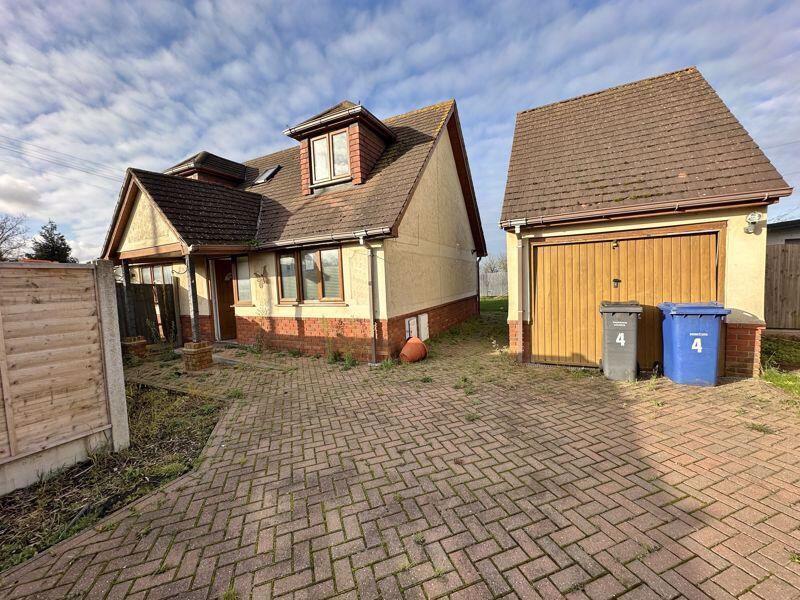 3-bed detached on Sandown Close, Grays, £425,000
