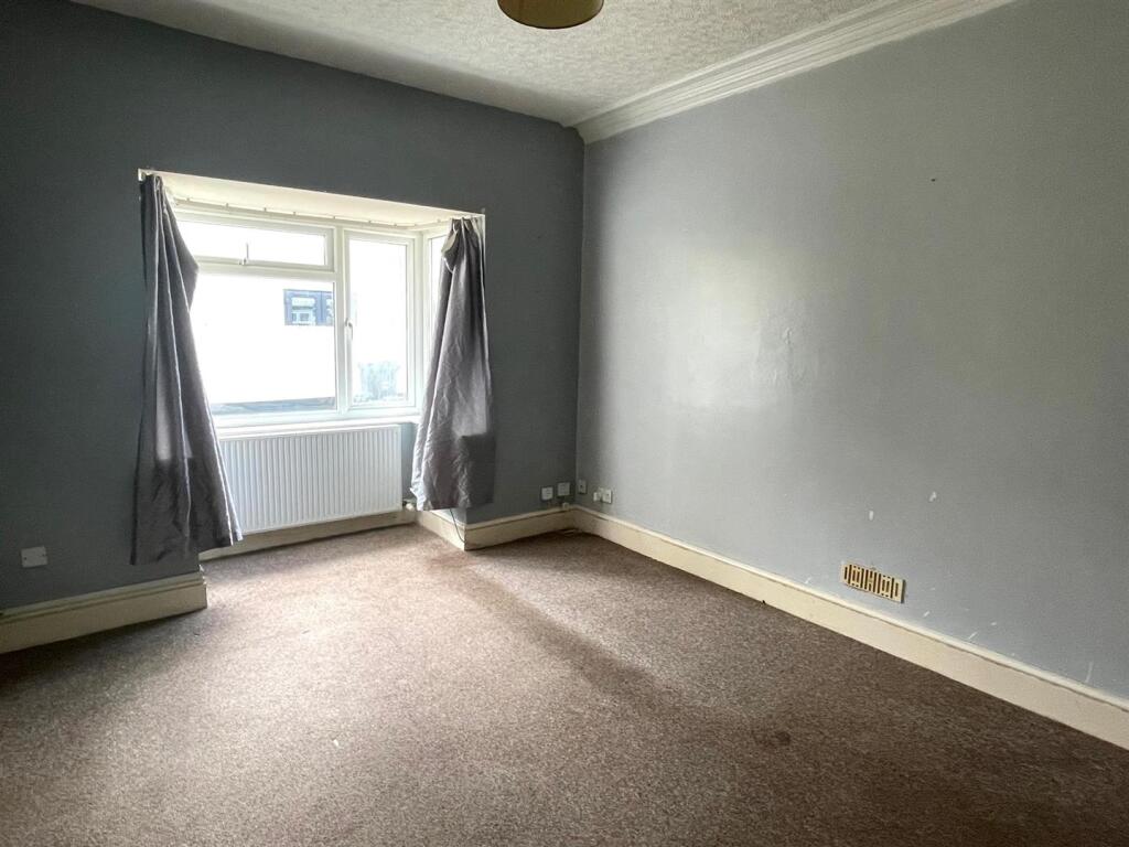 House in Taunton - View 4
