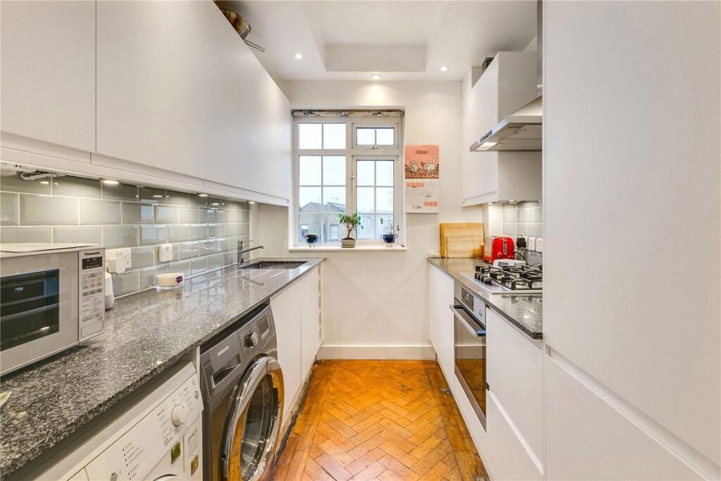 Apartment in London, Clapham - View 2