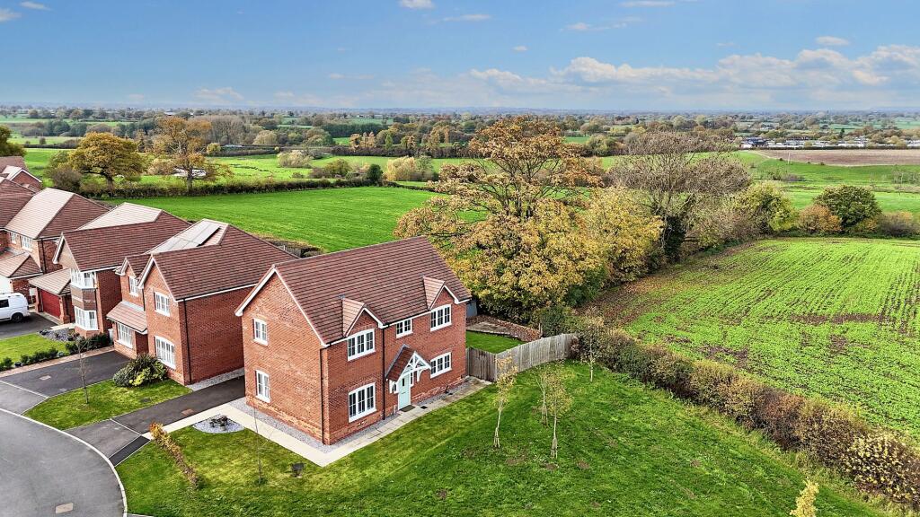 4-bed detached on Mckelvey Way, Audlem, CW3, £450,000