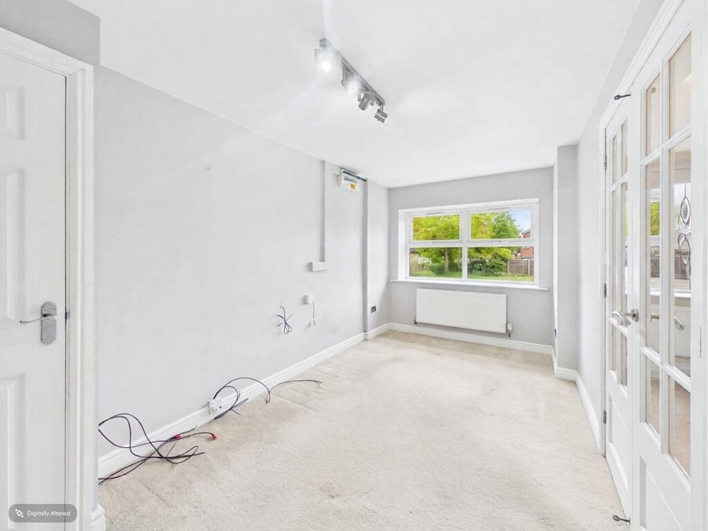 House in Stoke-on-Trent - More