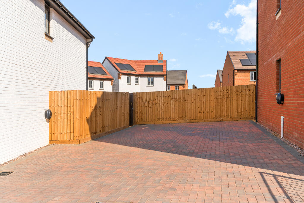 House in Northampton - View 2
