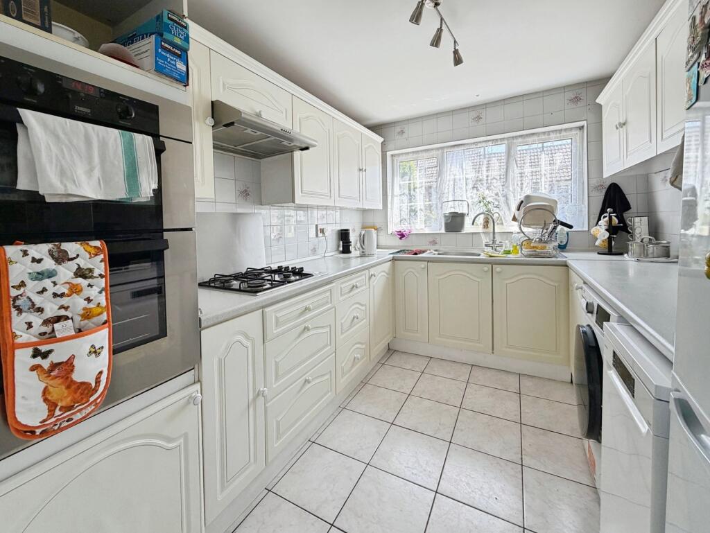 House in Bracknell, Hanworth