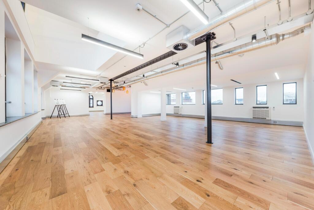 hall 11.jpg