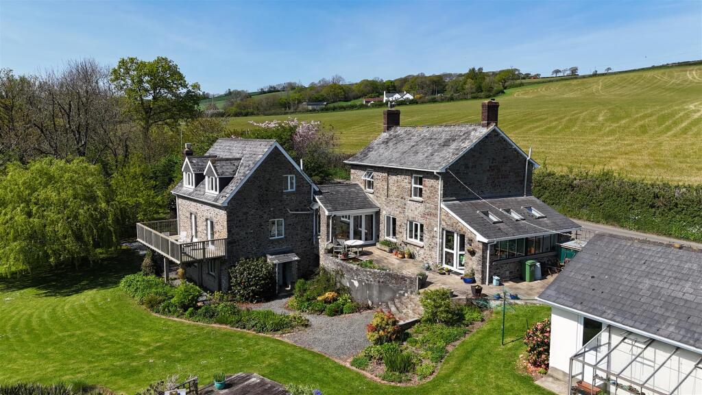 Main image of property: Littleham, Bideford