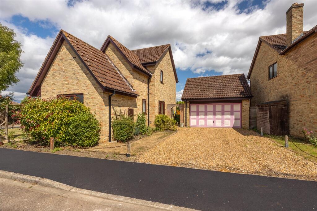 Queens Close, Northill, Biggleswade, Bedfordshire, SG18 photo 2