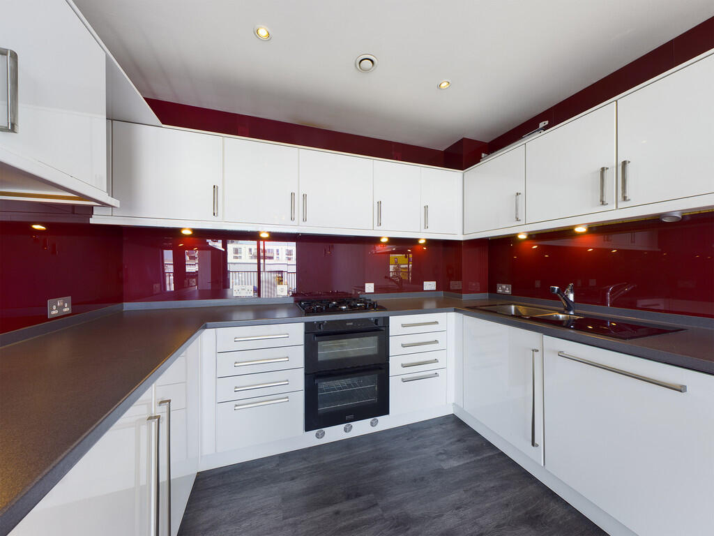 Apartment in Plymouth - View 3