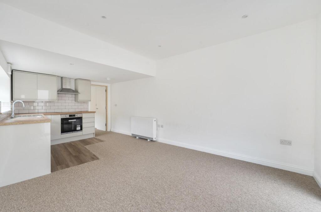 Apartment in Dorchester - More