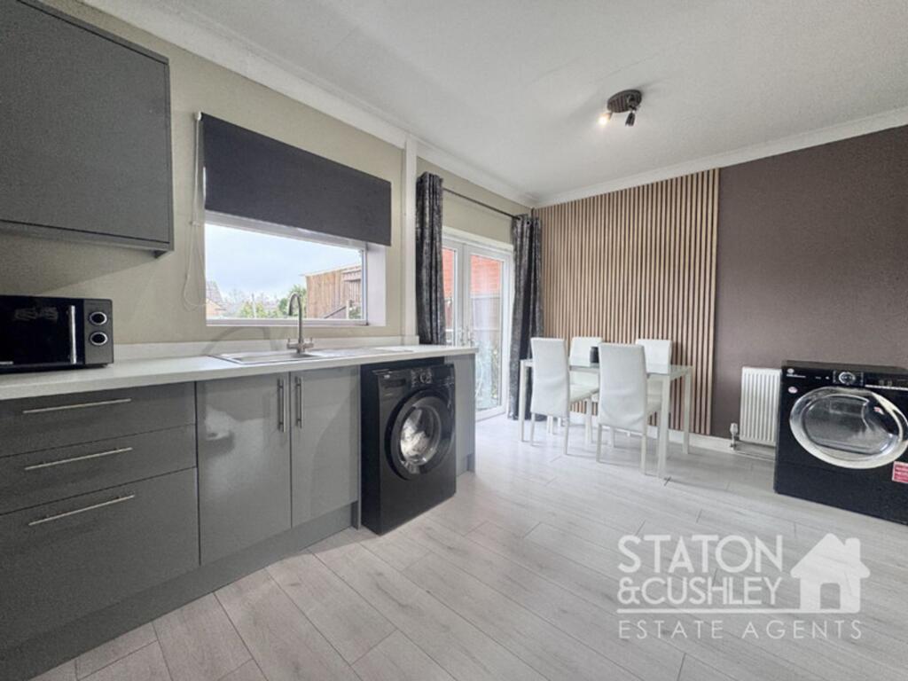 House in Mansfield, Nottinghamshire - More