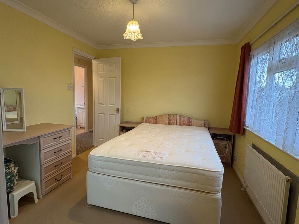 Oaklands Park, Crossways, DORCHESTER photo 4