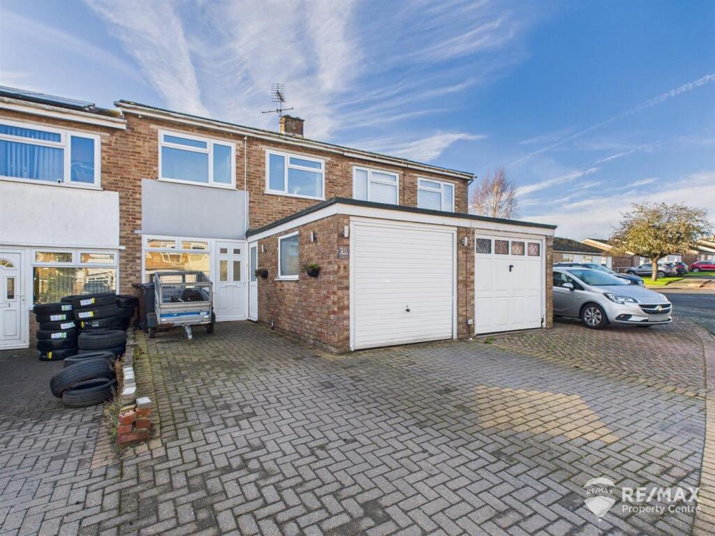 3-bed terraced on Howard Avenue, Dovercourt, £235,000