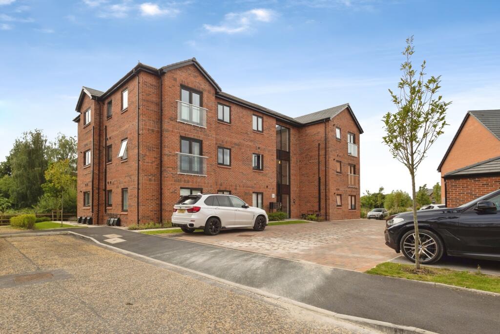 Main image of property: Preserve Avenue, Droylsden, Manchester, Greater Manchester, M43