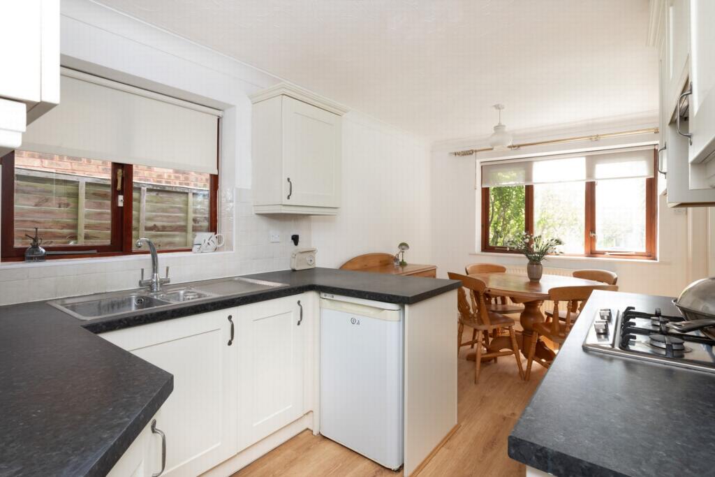 House in Folkestone and Hythe, Orchard Valley, Hythe - More