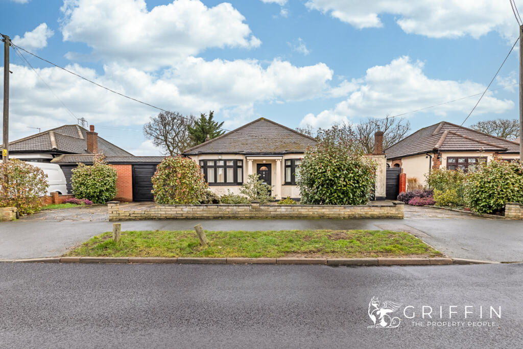 3-bed detached on Queens Gardens Cranham, £650,000