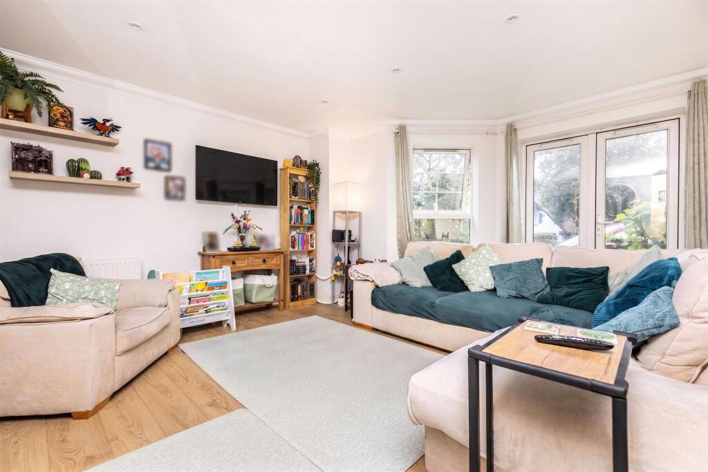 Apartment in Bournemouth - More