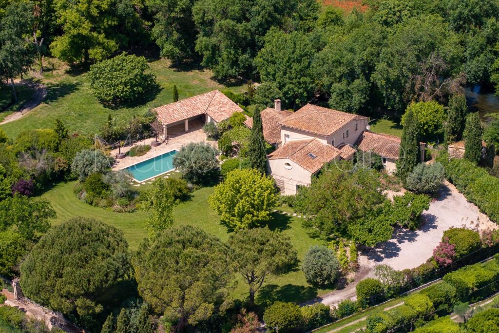 Main image of property: Provence-Alps-Cote d`Azur, Vaucluse, L'isle-sur-la-Sorgue