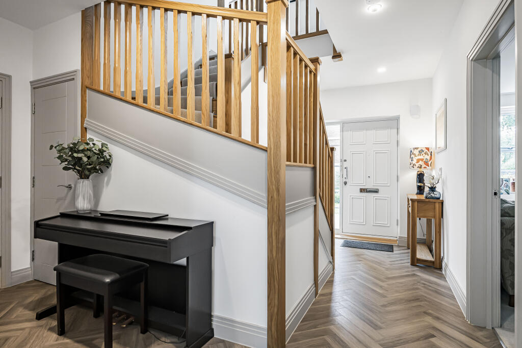 House in Stevenage - More
