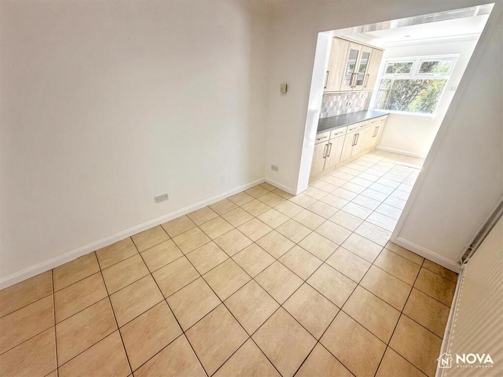 House in Luton - View 4