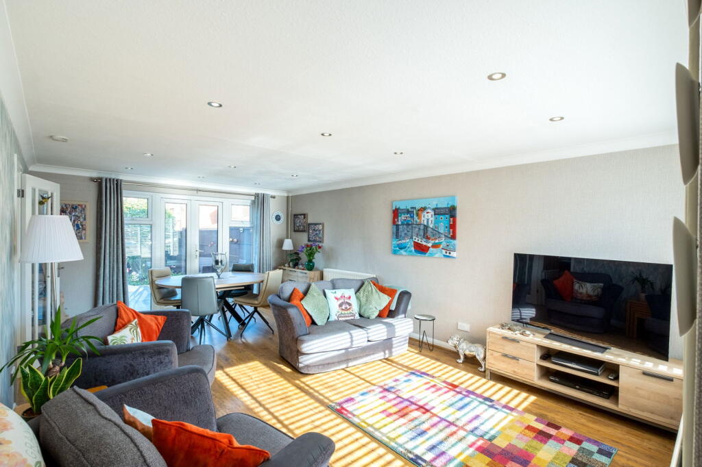 Southwell Close, East Leake photo 2