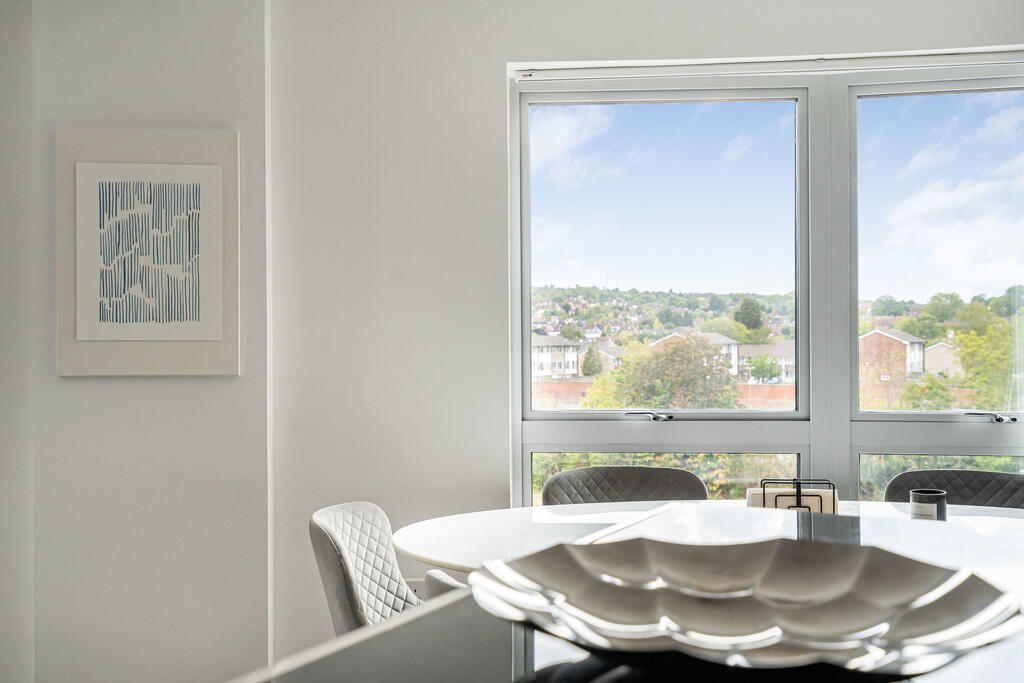 Apartment in Guildford, Surrey - More